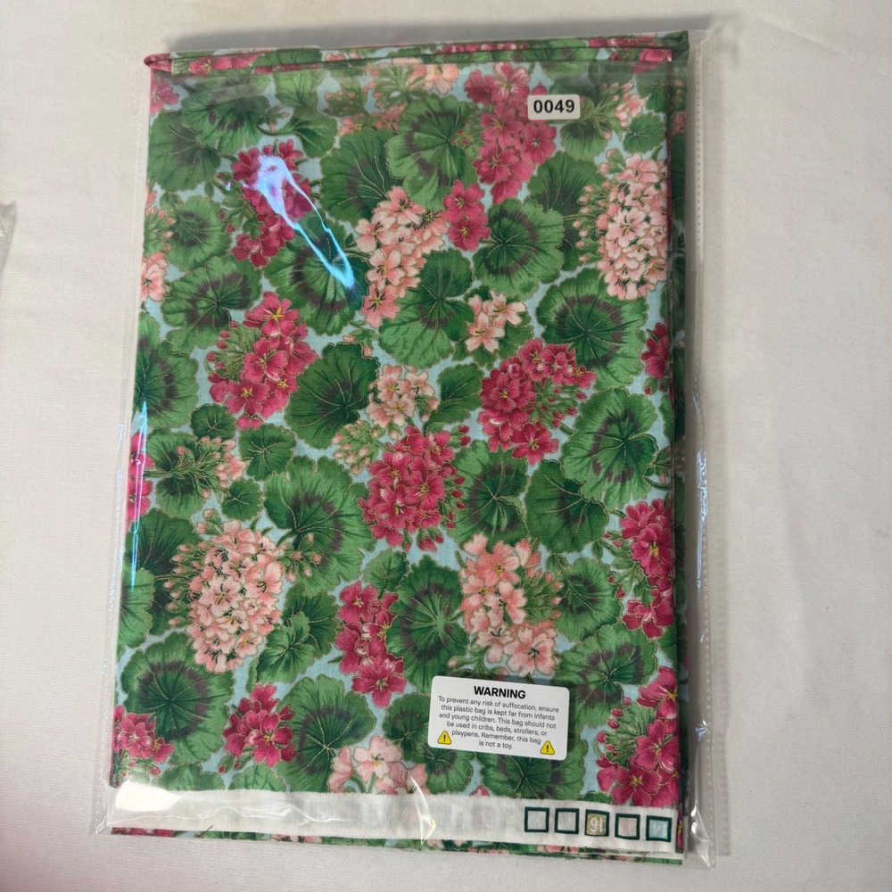 Cranston Vintage Fabric 24.5x48 Multicolor Geranium Floral Cotton Textile